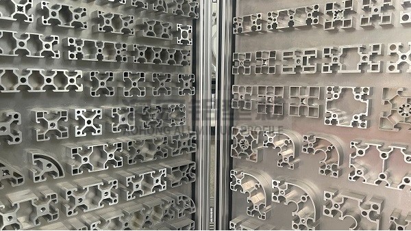 選購流水線鋁型材時要注意什么？